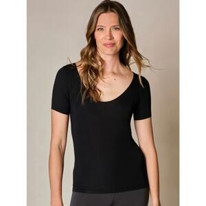 Numi The Signature Undershirt Black Womens Size Medium New Short Sleeve